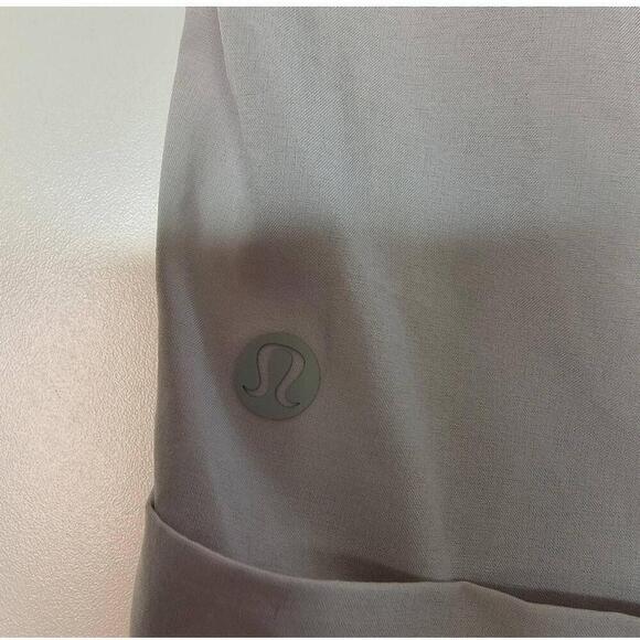 Lululemon Spring Break Away Short *4-way Stretch 3"
Light Chrome color Size 4 - Picture 4 of 15